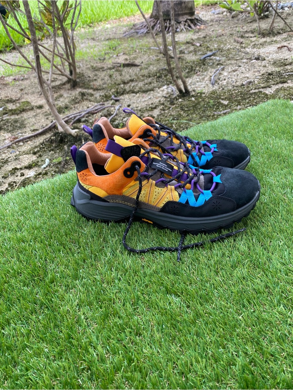 Men's Multicolor Trail Sneakers with Black, Orange & Blue Accents